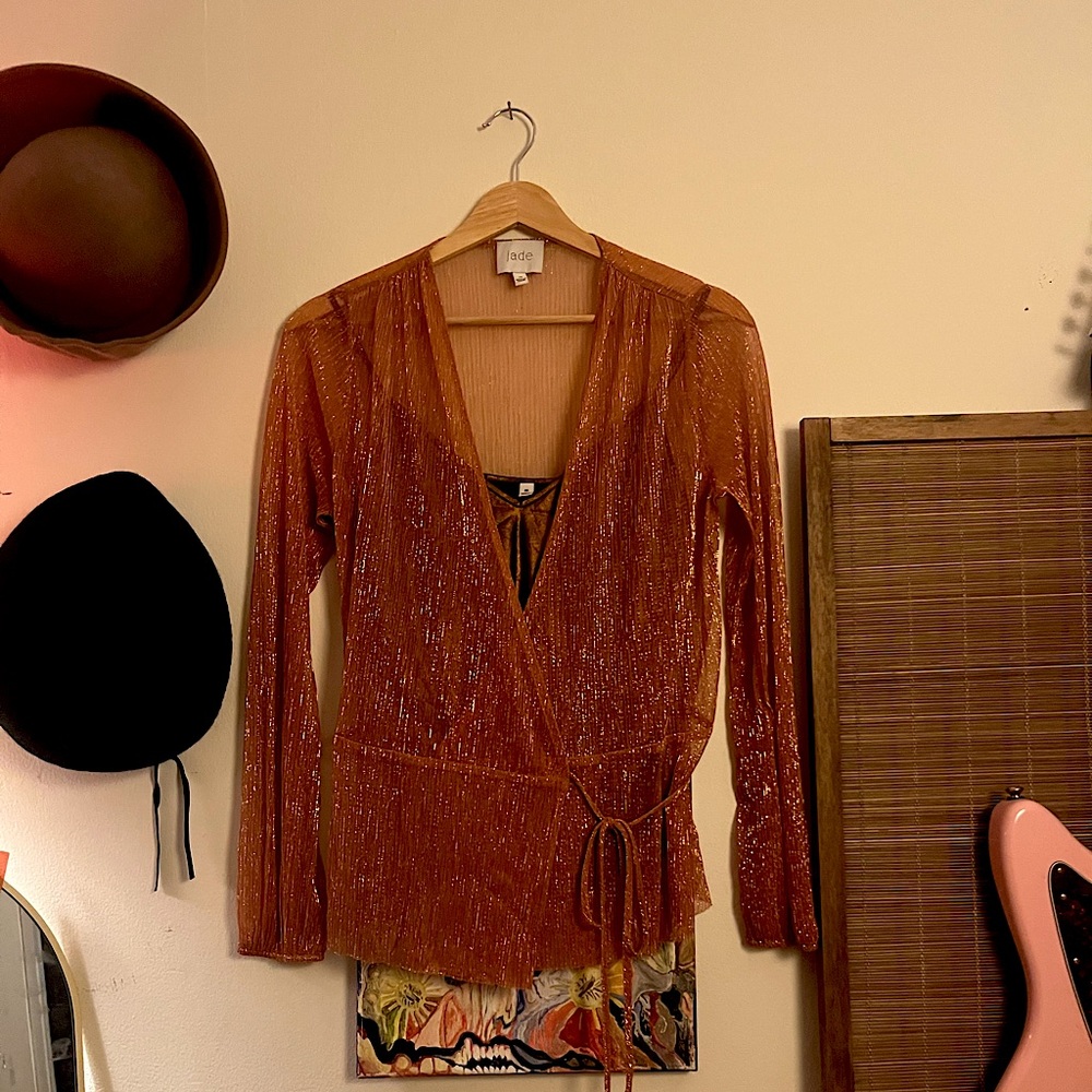 rose gold wrap top plissé